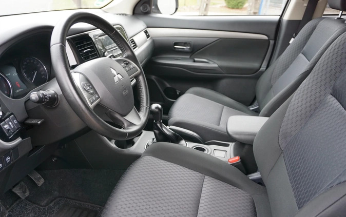 Mitsubishi Outlander cena 55900 przebieg: 120000, rok produkcji 2013 z Włodawa małe 211